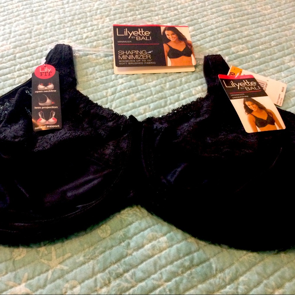 BALI Lilyette black minimizer underwire bra. 42DD